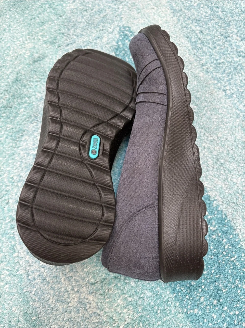 BZees Slip On Shoes, Sz 5.5